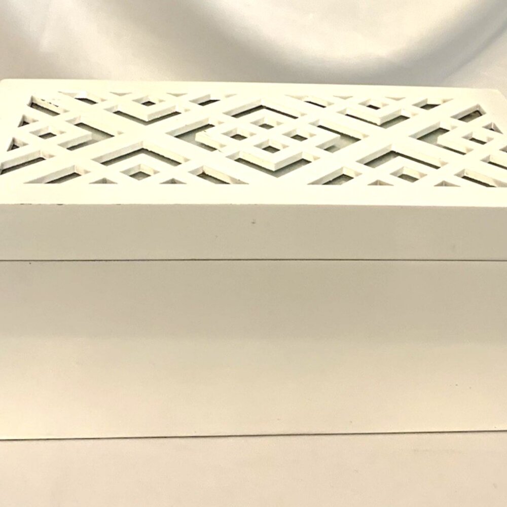 MAX STUDIO HOME Jewelry Box White w/Diamond Cut Out & Mirror Top